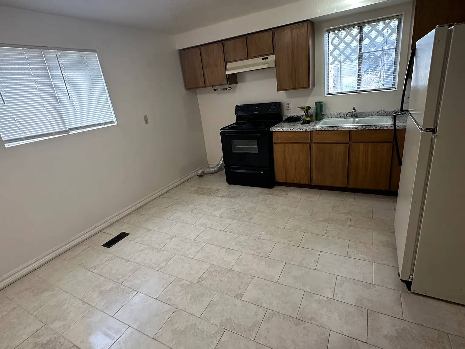 2 bed, 950 sqft, $1,200 — Photo 4