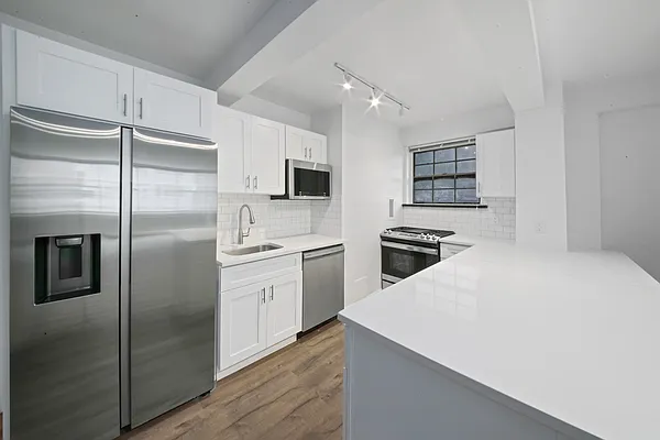 Rented by MNS | media 20