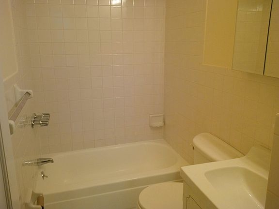 5th image of 317 W 88th St APT 5
