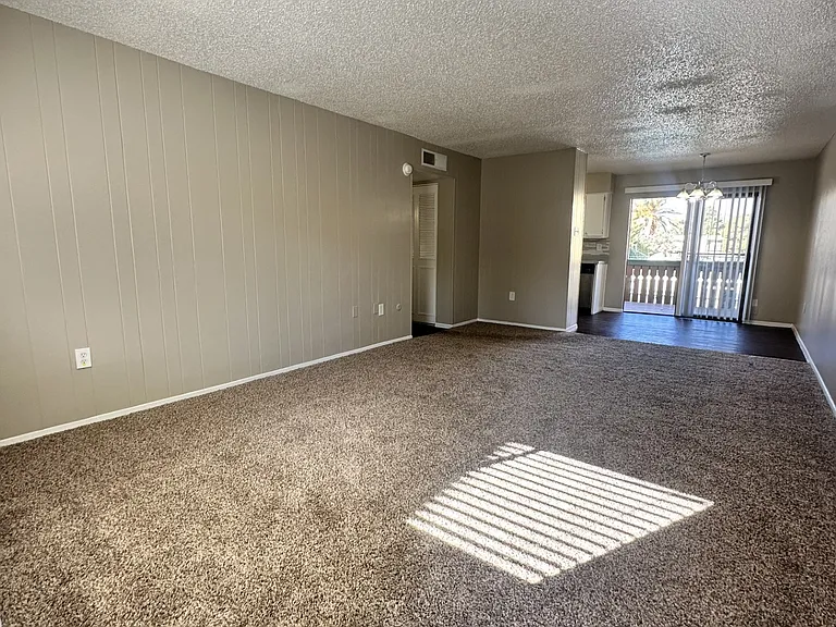 La Estancia Apartments — Photo 27