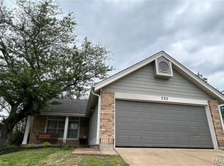 733 Ginger Wood Ct, Ballwin, MO