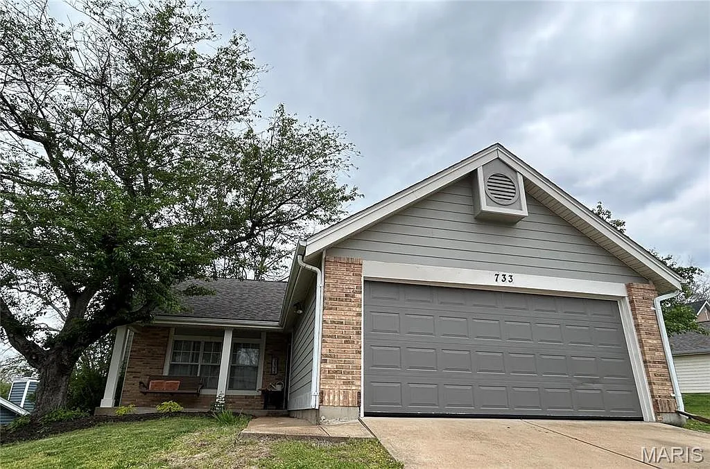 733 Ginger Wood Ct photo 1