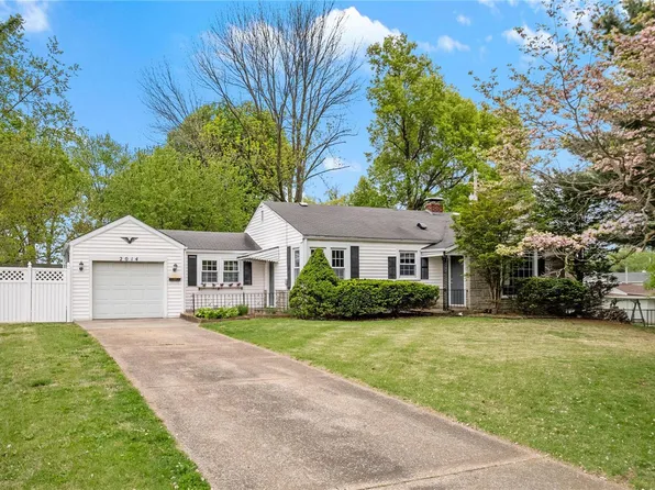 2014 N 16th St, Belleville, IL 62226