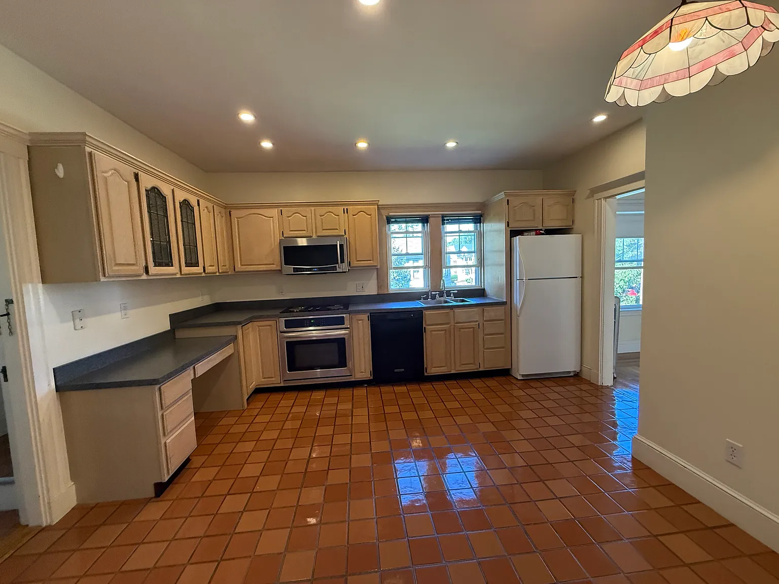 3 bed, 1200 sqft, $3,000 — Photo 1