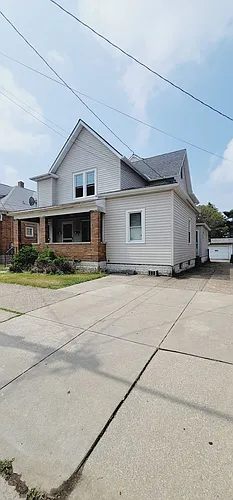 1044 W 21st St Photo 1