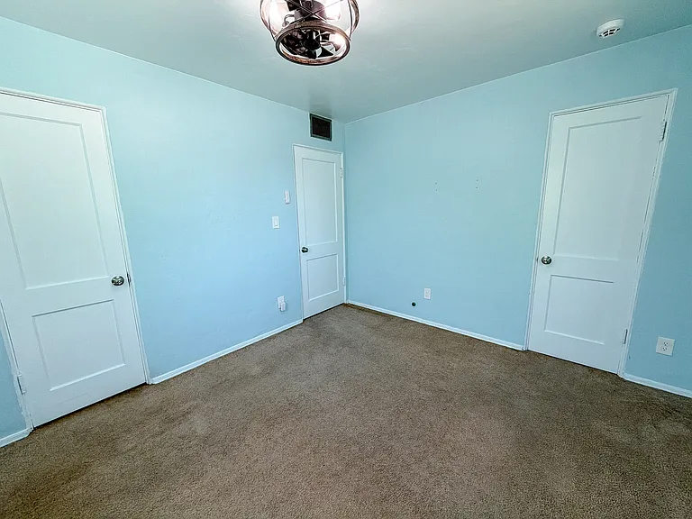 2801 W Glenrosa Ave — Photo 10