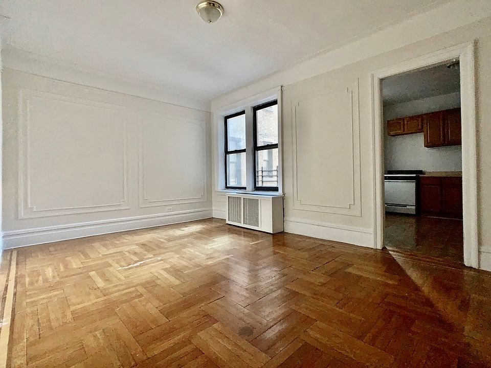 1st image of 15 Magaw Pl APT 2A