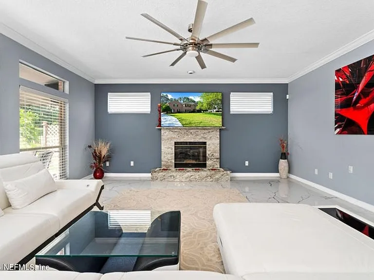 425 Oak Pond Dr — Photo 14