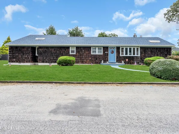 453 Leeward Avenue, Beachwood, NJ 08722