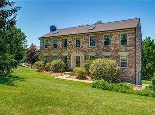 110 Valley Forge Dr, Cranberry Township, PA