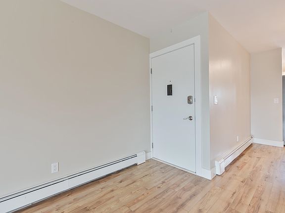 3rd image of 961 Lakeside Dr APT 303