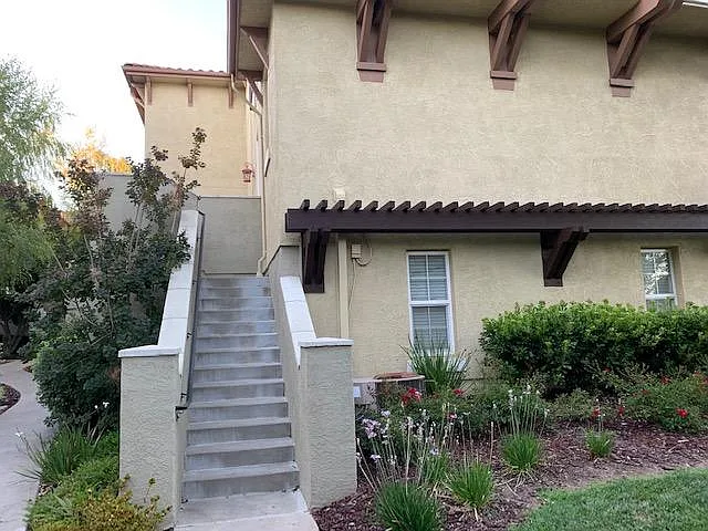 52 Picasso Ct — Photo 2