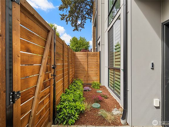 3rd image of 12002 31st Avenue NE