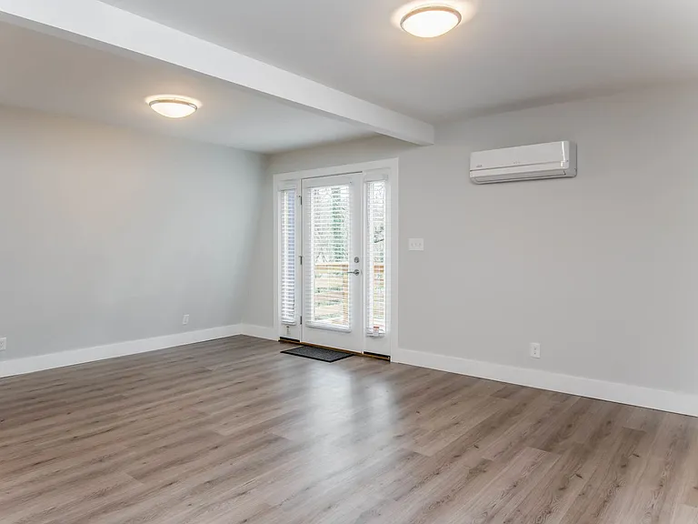 4 Unaka Ave #2 — Photo 4