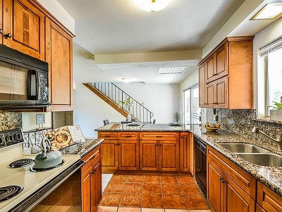 5th image of 5110 Earls Ct