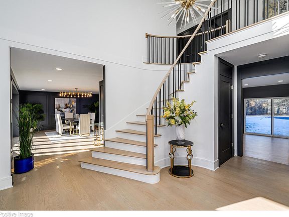 3rd image of 2163 Churchill Ct