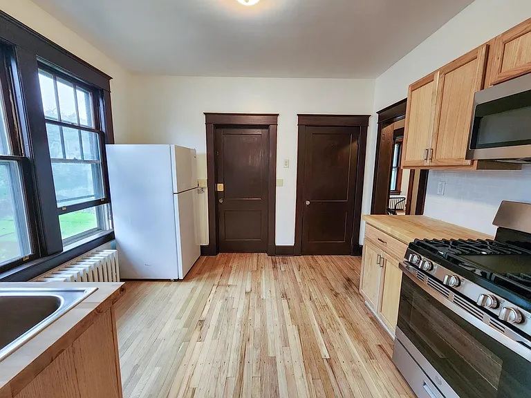 5 Carle Ave #2 — Photo 12