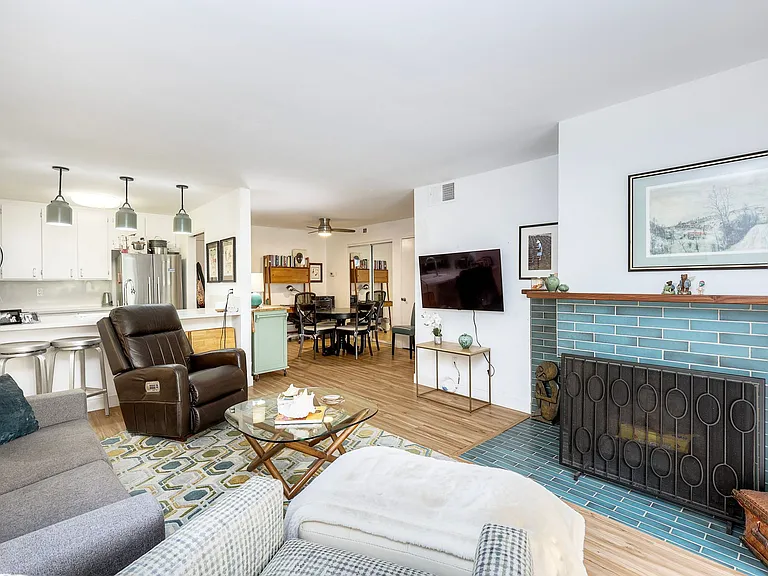 3940 Dove St #207 — Photo 8