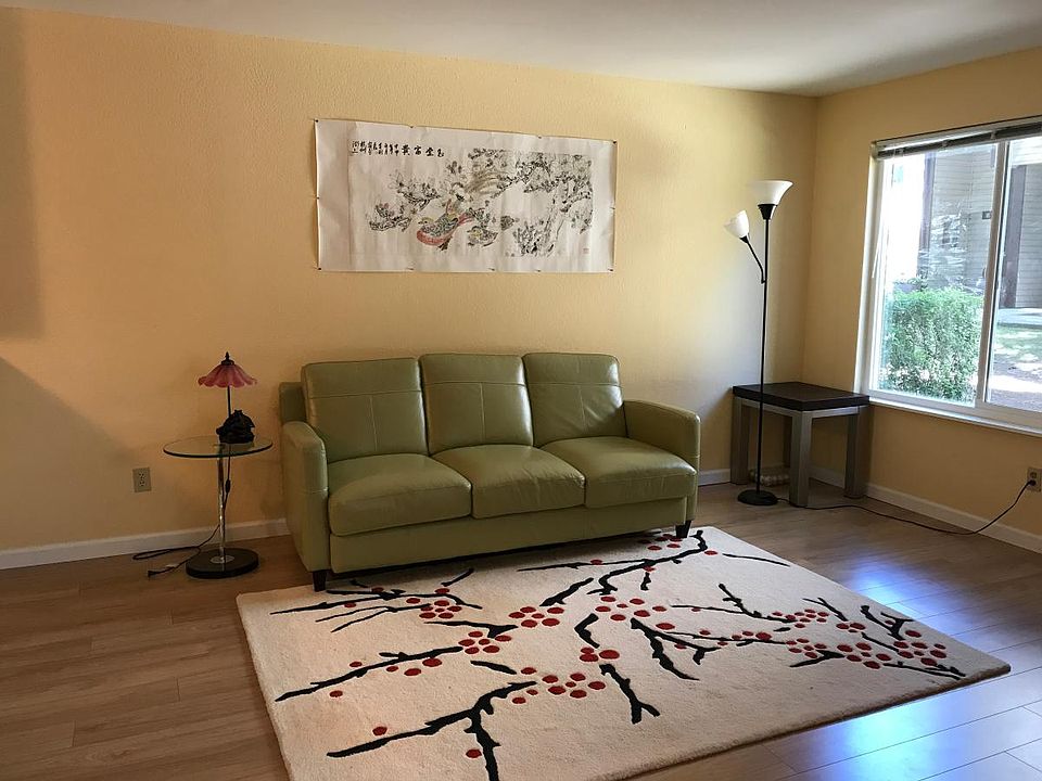 1st image of 4404 146th Pl NE APT N13