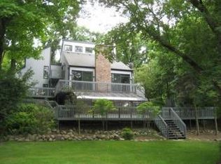 17 Burning Oak Trl, Barrington, IL 60010