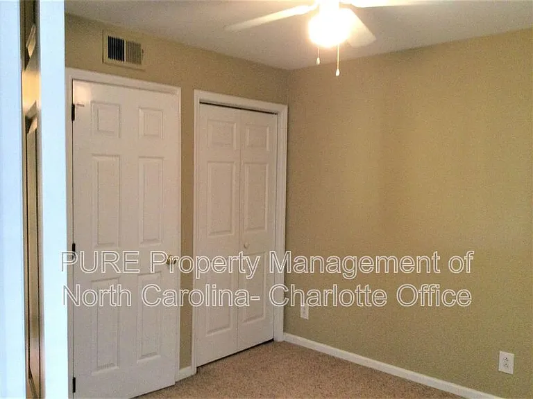 1109 E Morehead St #21 — Photo 23