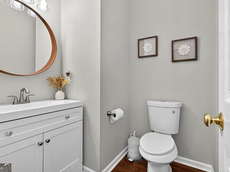 323 Revolution Dr — Photo 18