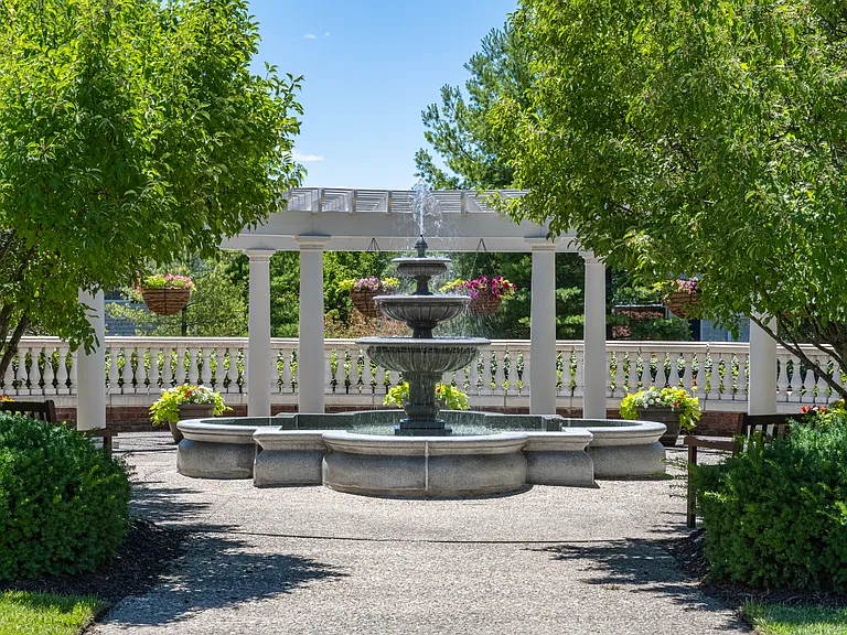 Bishops Gate at Somerset — Photo 36