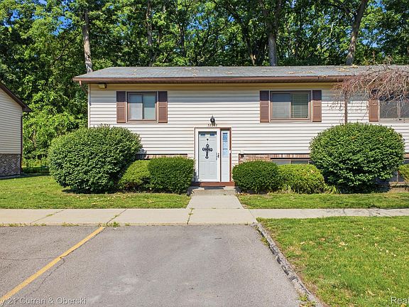 3rd image of 38098 Hixford Pl