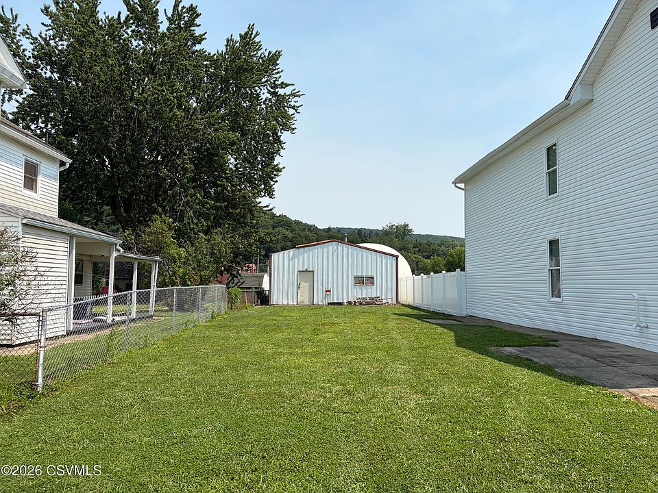 1st image of 465 W Mahoning St