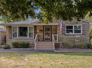 922 N Hewitt Dr, Lewiston, NY 14092