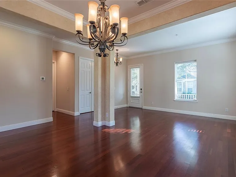 1608 Hanks Ave — Photo 8