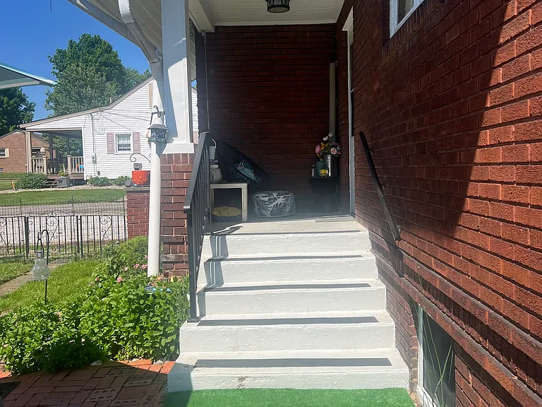 2247 Tremont Ave SW — Photo 10