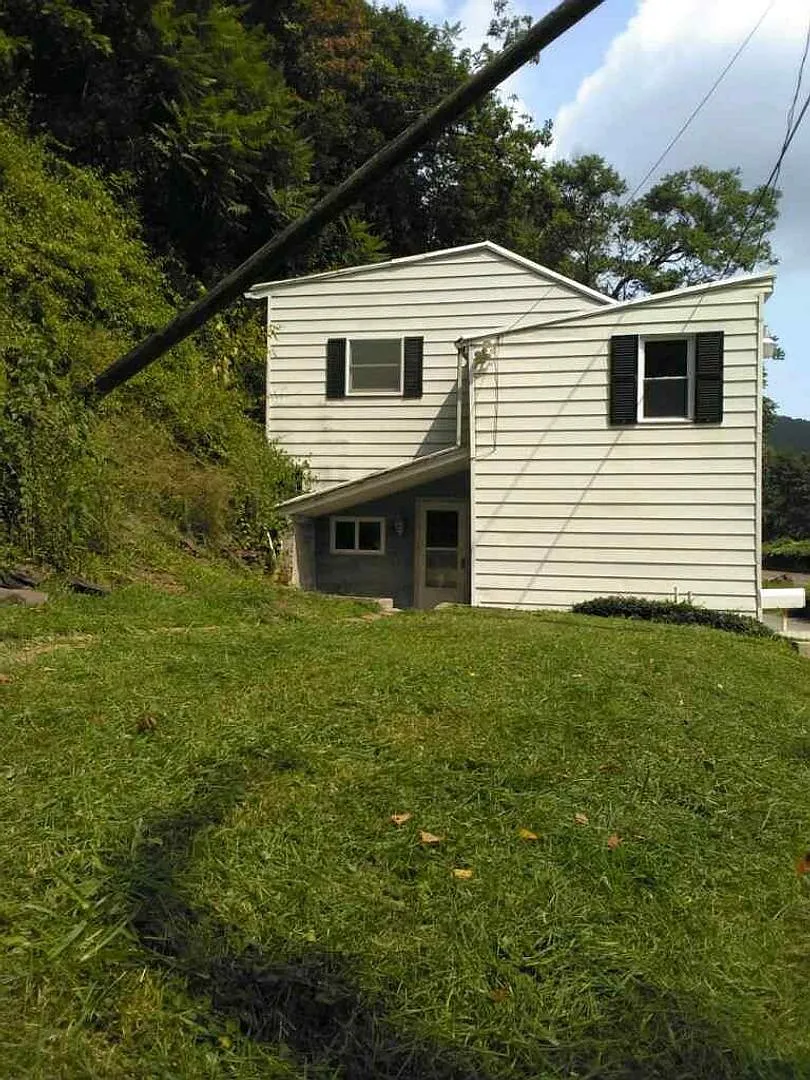3 bedroom 1 bathroom — Photo 2