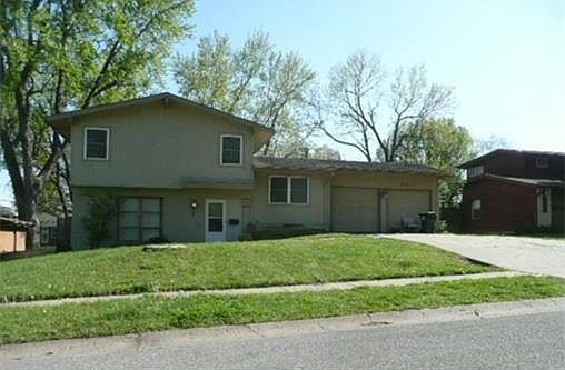 1st image of 8913 W 93rd Ter