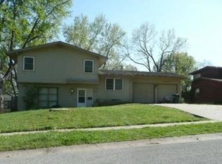 8913 W 93rd Ter, Overland Park, KS 66212