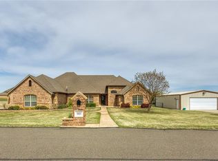 1101 Stone Crest Dr, Edmond, OK 73034