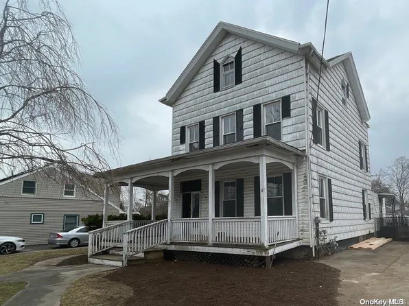 36 Shore Lane, Bay Shore, NY 11706