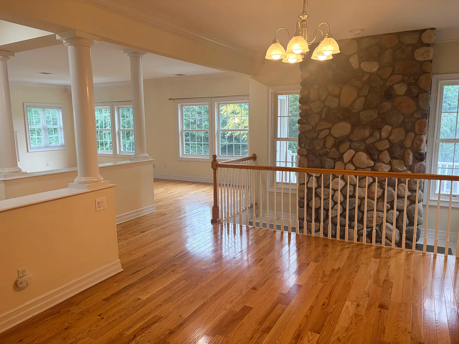 4 bed, 3.5 bath, 2462 sqft, $4,500 — Photo 3