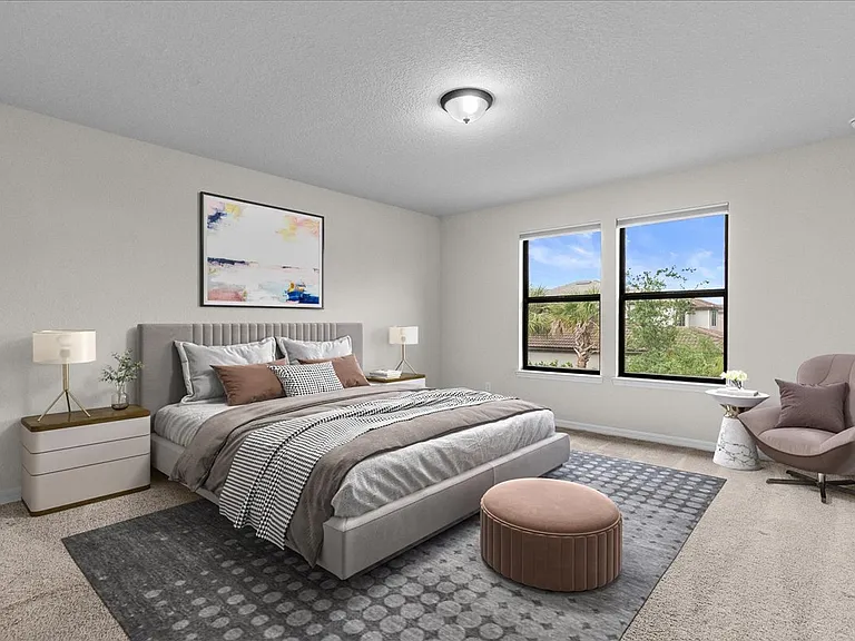 640 SE Monet Dr — Photo 2
