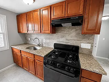 3 bed, $2,100 — Photo 2