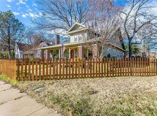 202 W Wilson St, Cleburne, TX 76033