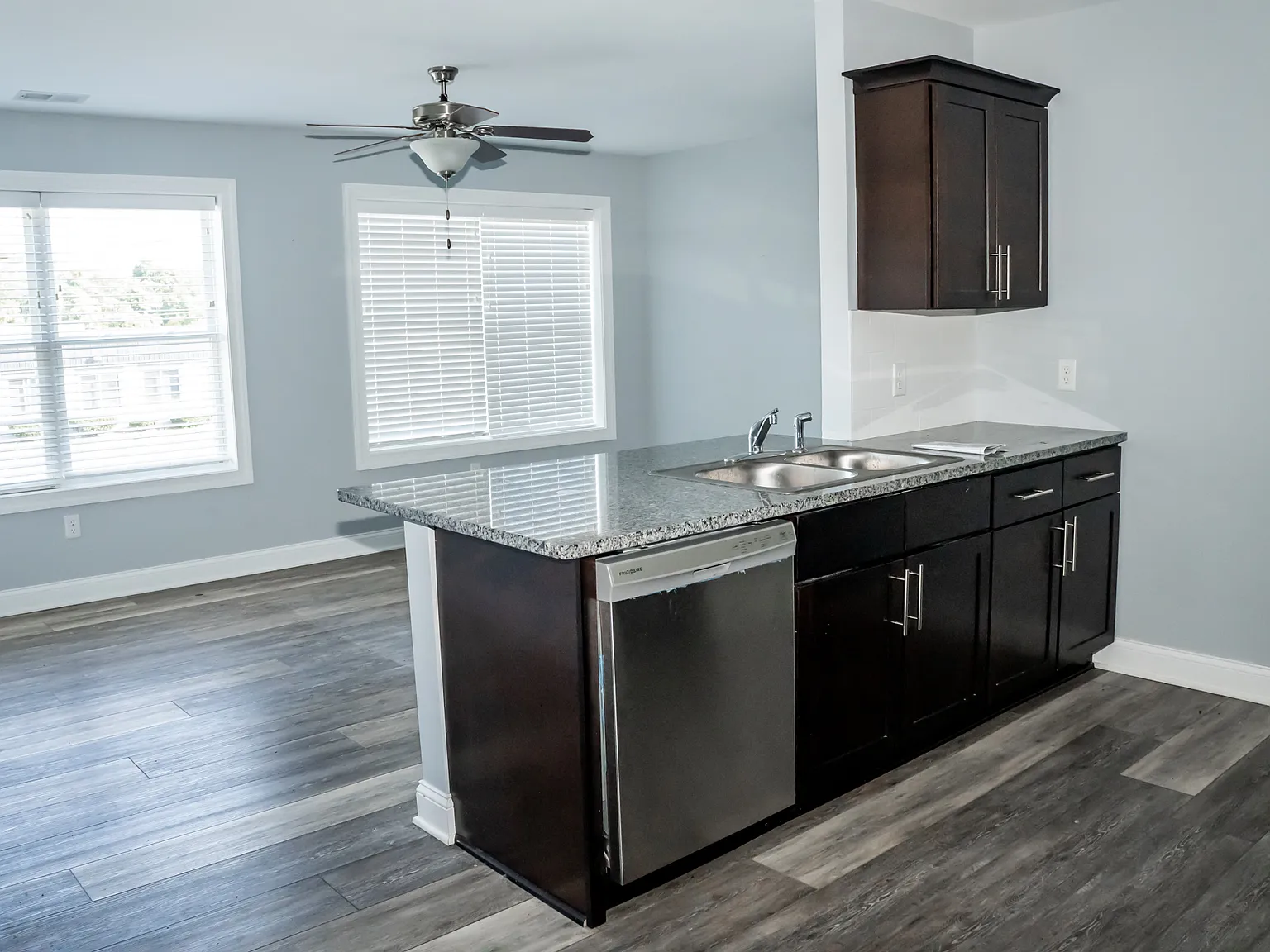 1 bed, 900 sqft, $1,595 — Photo 4