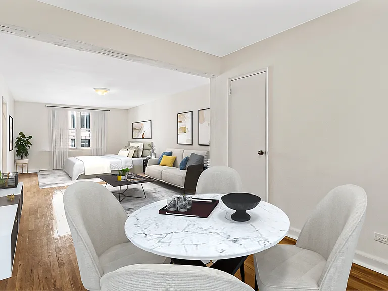 30 E End Ave #2G — Photo 1
