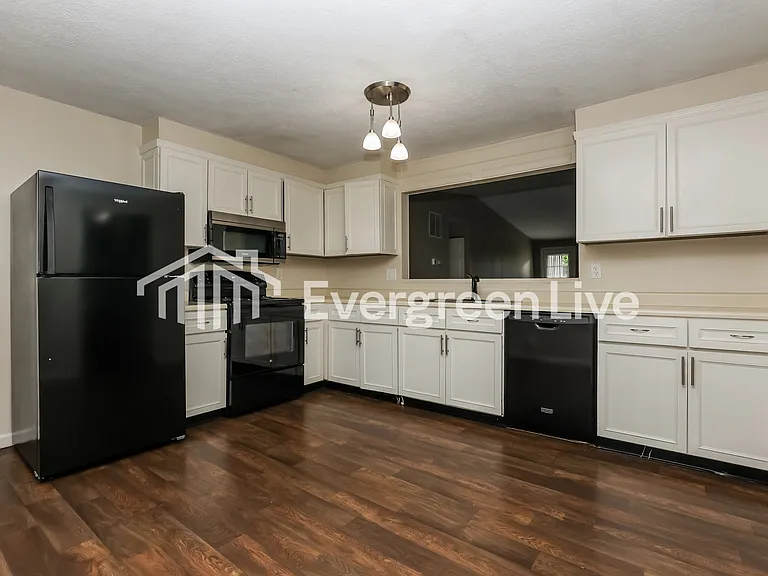 2925 Maureen Ct — Photo 6