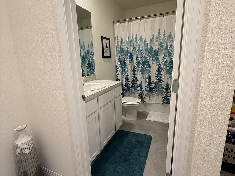 Upstairs Full Bath