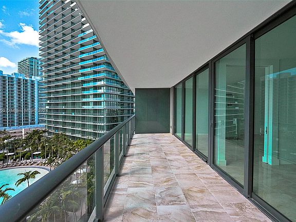 5th image of 650 NE 32nd St Unit 1106