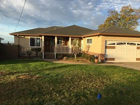 18471 Center St photo 1