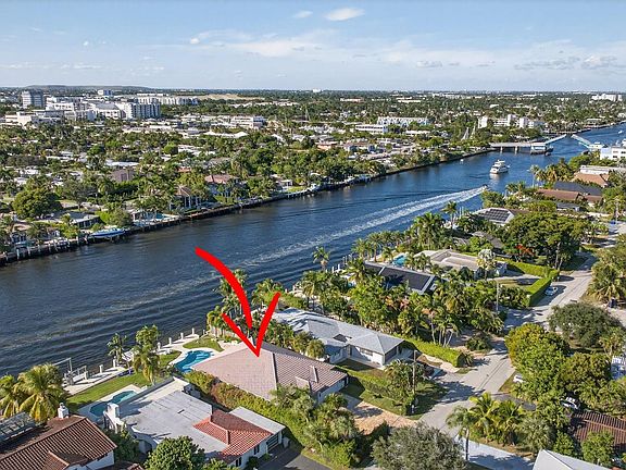 3rd image of 513 S Riverside Drive