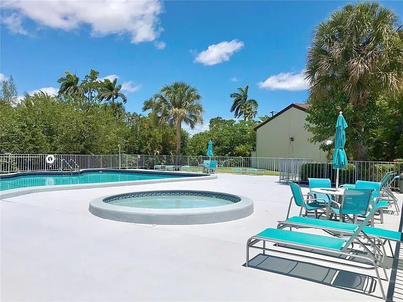 3 bed, 2.5 bath, 1688 sqft, $2,800 — Photo 2