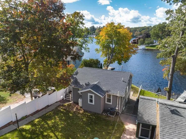 8 Sunset Road, Salem, NH 03079